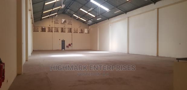 10000 Sq Feet Godown to Let - thumbnail 2
