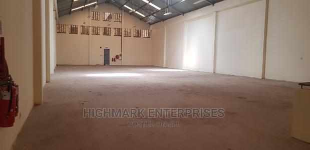 10000 Sq Feet Godown to Let - thumbnail 5