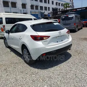 Mazda Axela 2017 Pearl