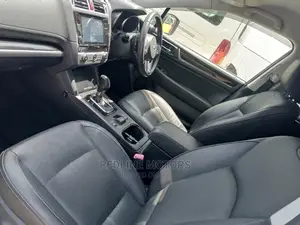 Subaru Outback 2.5i AWD 2017 Beige