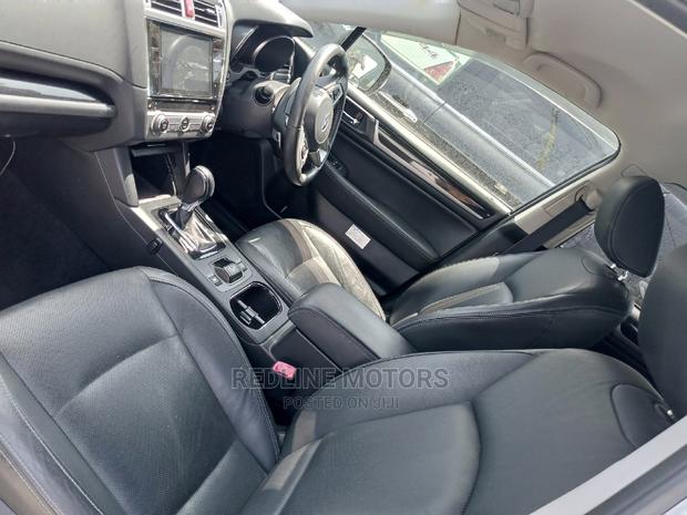 Subaru Outback 2.5i AWD 2016 Off White - thumbnail 2