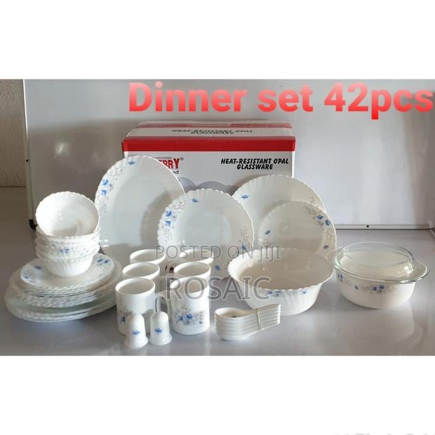 42pc Redberry Dinner Set. - main view