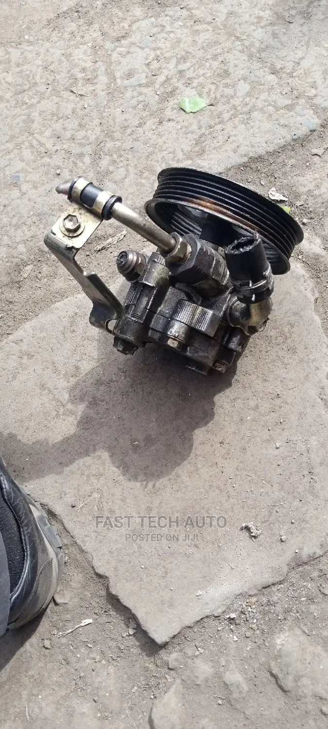 Toyota Avensis Power Steering Pump
