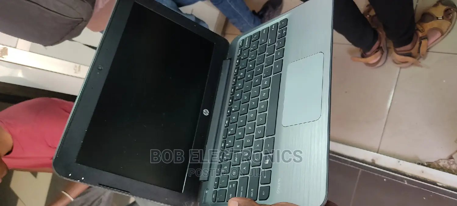 Laptop HP 15-Da3007nia 4GB Intel Pentium HDD+SSD 500GB