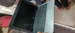 Laptop HP 15-Da3007nia 4GB Intel Pentium HDD+SSD 500GB