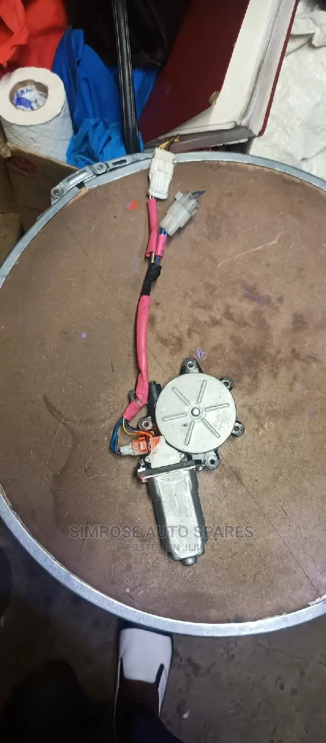 Subaru Forester Winder Motor.