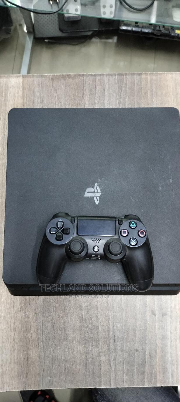 EX UK Playstation 4 Slim
