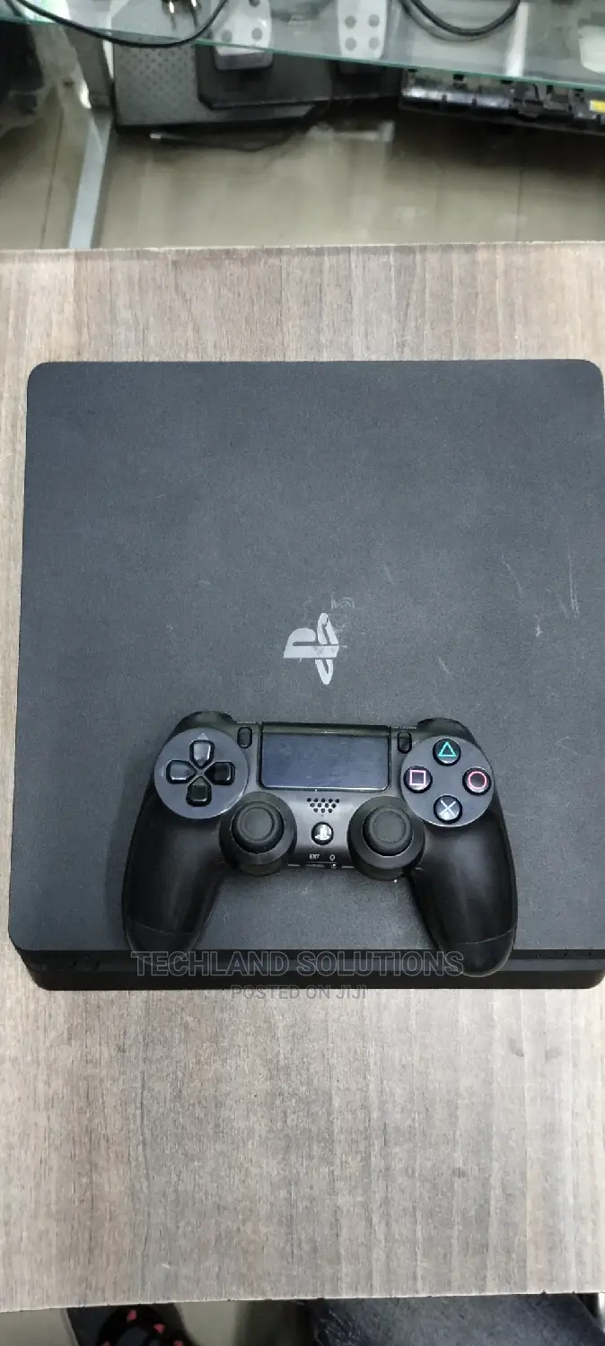 EX UK Playstation 4 Slim