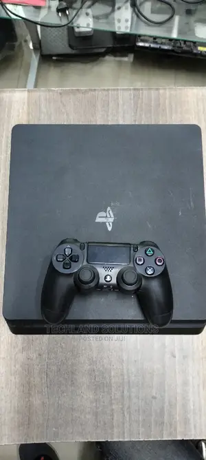 EX UK Playstation 4 Slim