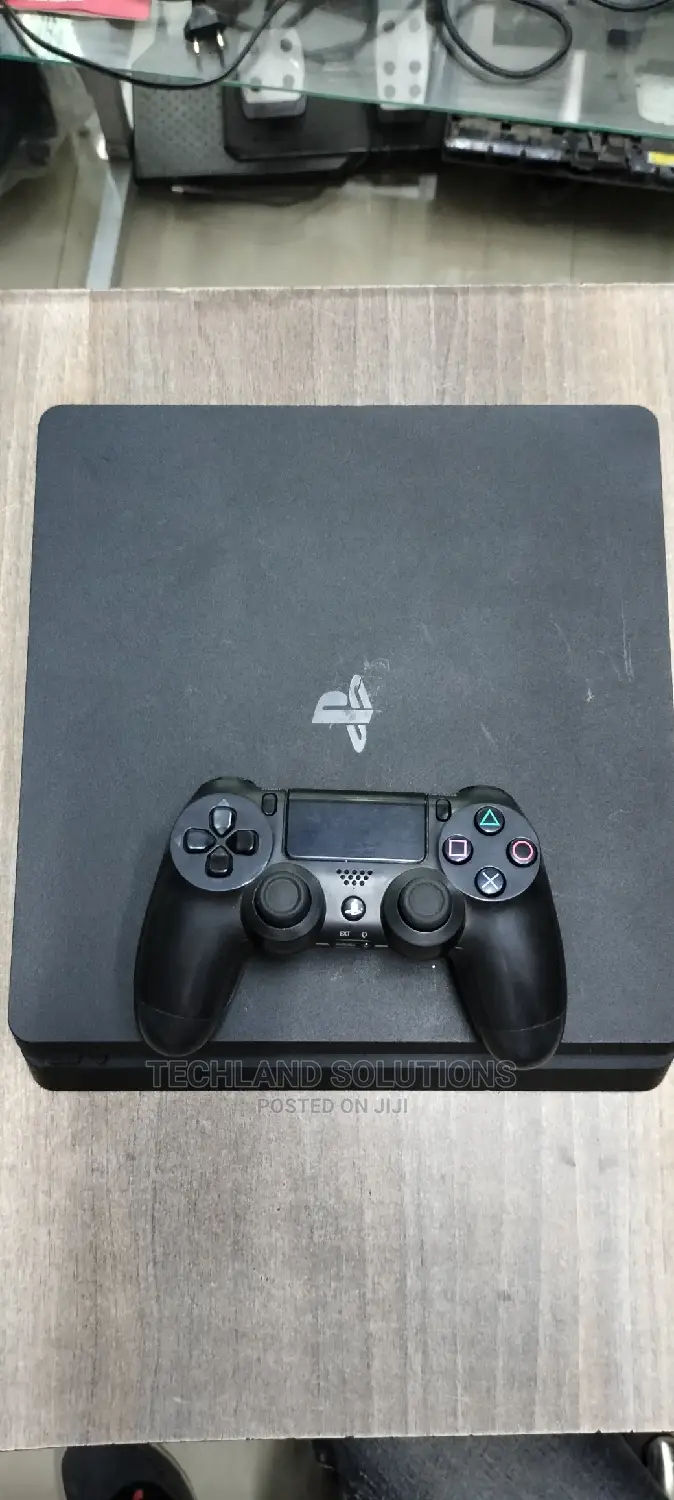 EX UK Playstation 4 Slim