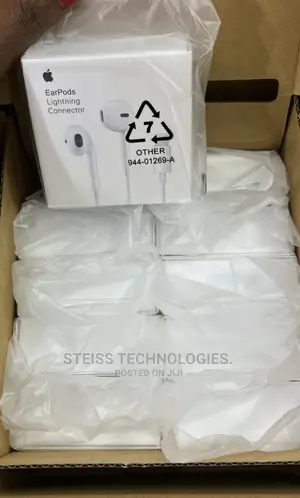 Earpods Lightning Connector With Superbass