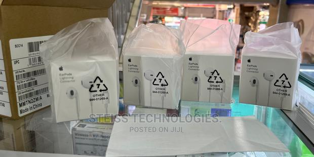 Earpods Lightning Connector With Superbass - thumbnail 4