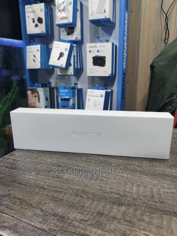 Apple Series 8 - thumbnail 3