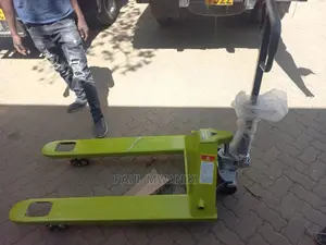 Hydraulic Pallet Truck - Titan.