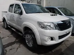 Toyota Hilux 2016 White