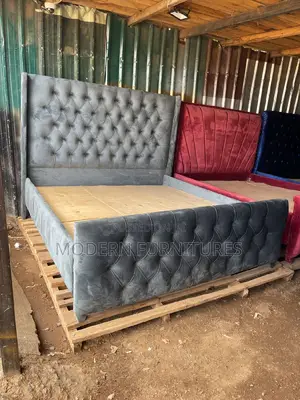 6/6 Tufted Bed
