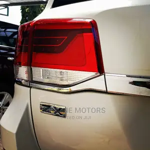 Toyota Land Cruiser 4.6 V8 ZX 2017 White
