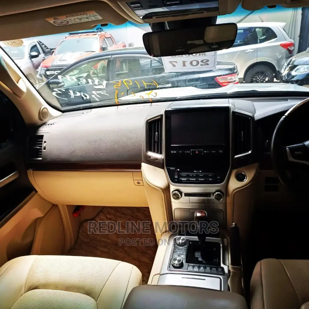 Toyota Land Cruiser 4.6 V8 ZX 2017 White
