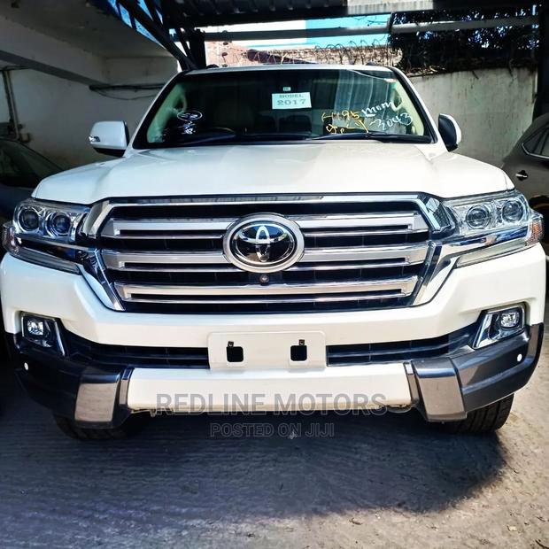 Toyota Land Cruiser 4.6 V8 ZX 2017 White