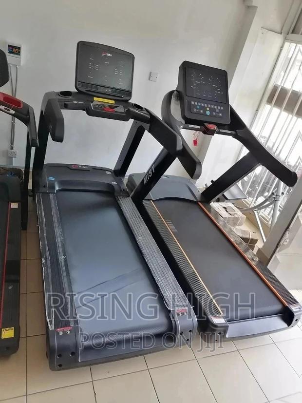 Heavy-Duty Commercial Treadmills