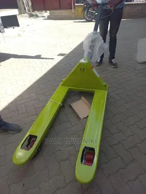 Hydraulic Pallet Truck - Titan.