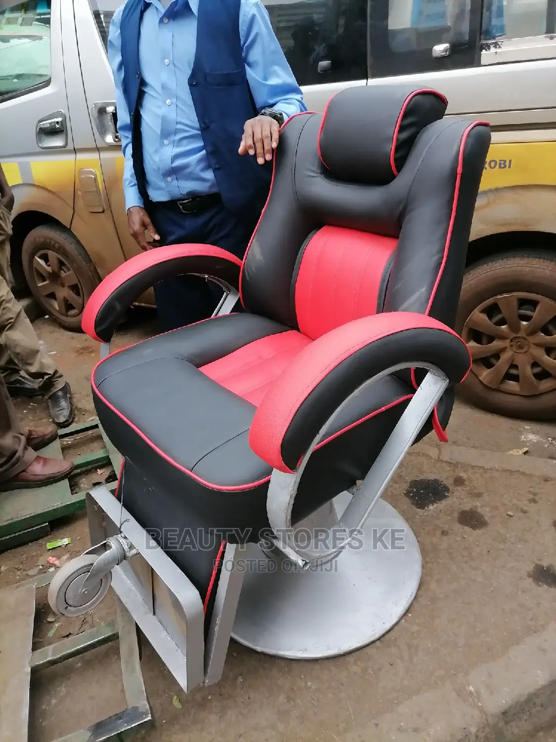 Barber Chair/Kinyozi Chair /Classic Kinyozi Seat in Nairobi Central