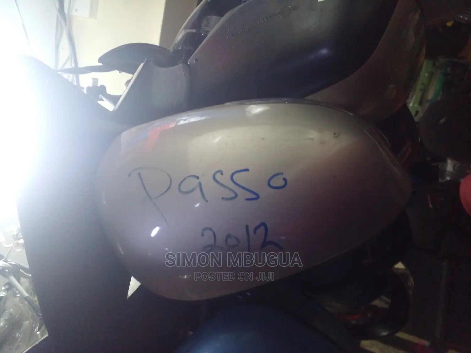 Passo 2012 Sidemirror