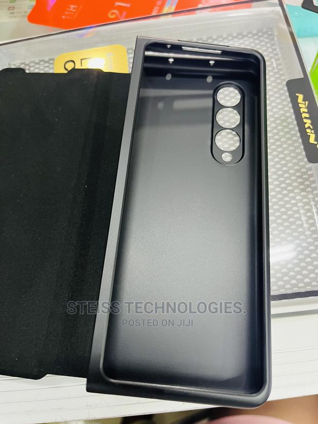 Flip Fold 4 Leather Case - thumbnail 4