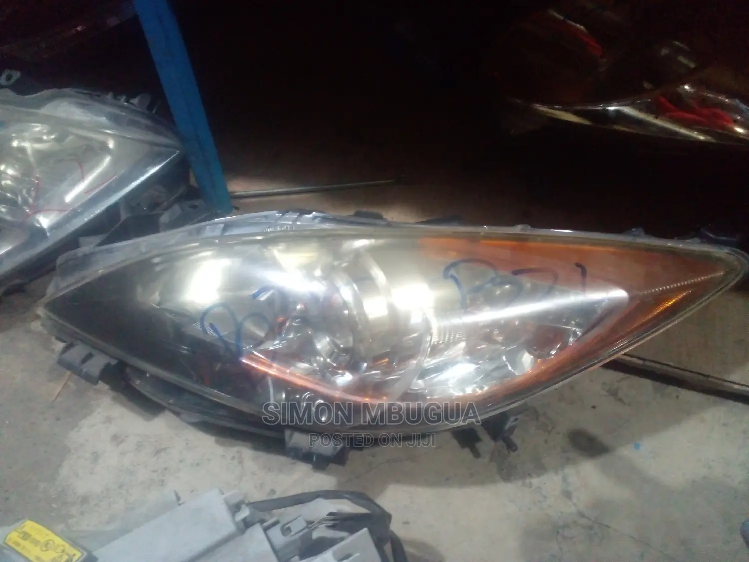 Axela 2012 Headlight