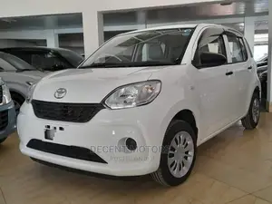 Toyota Passo 2015 White