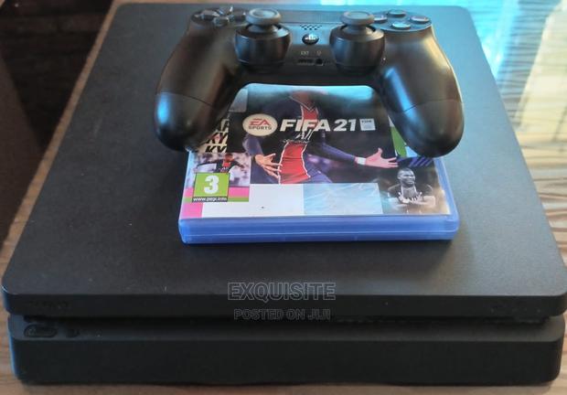 Playstation 4 Slim With One Game - thumbnail 5