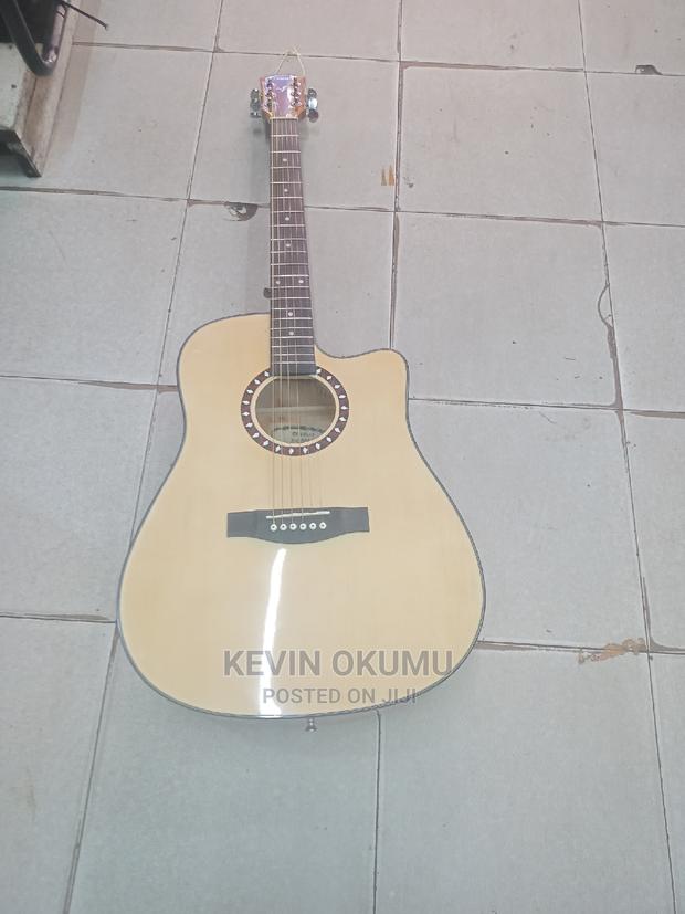Yamaha Semi Acuistic Guitar