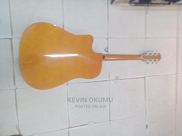 Yamaha Semi Acuistic Guitar - thumbnail 2