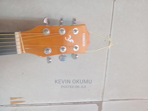 Yamaha Semi Acuistic Guitar - thumbnail 3