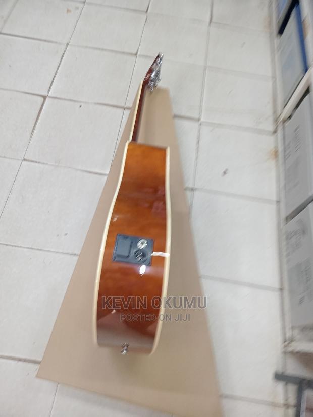 Yamaha Semi Acuistic Guitar - thumbnail 4