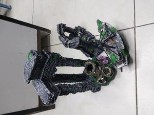 Acquarium Damaged Castle - thumbnail 2