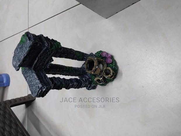 Acquarium Damaged Castle - thumbnail 3