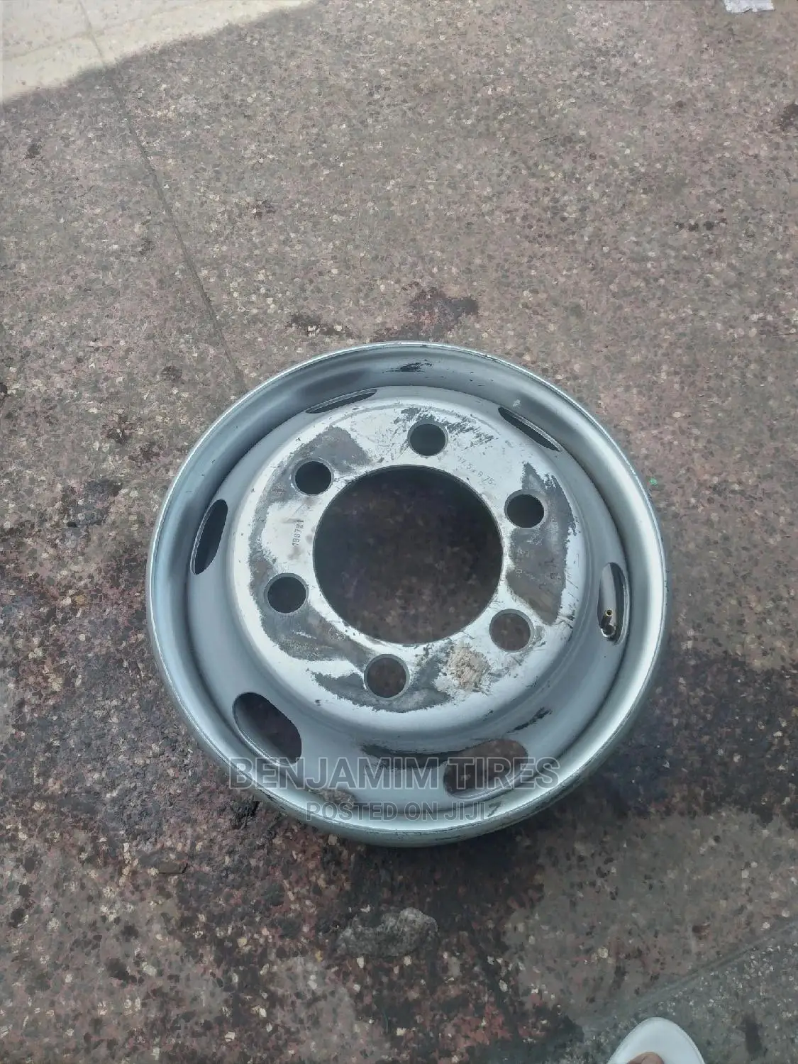 Rim Size 17.5 Tubeles.