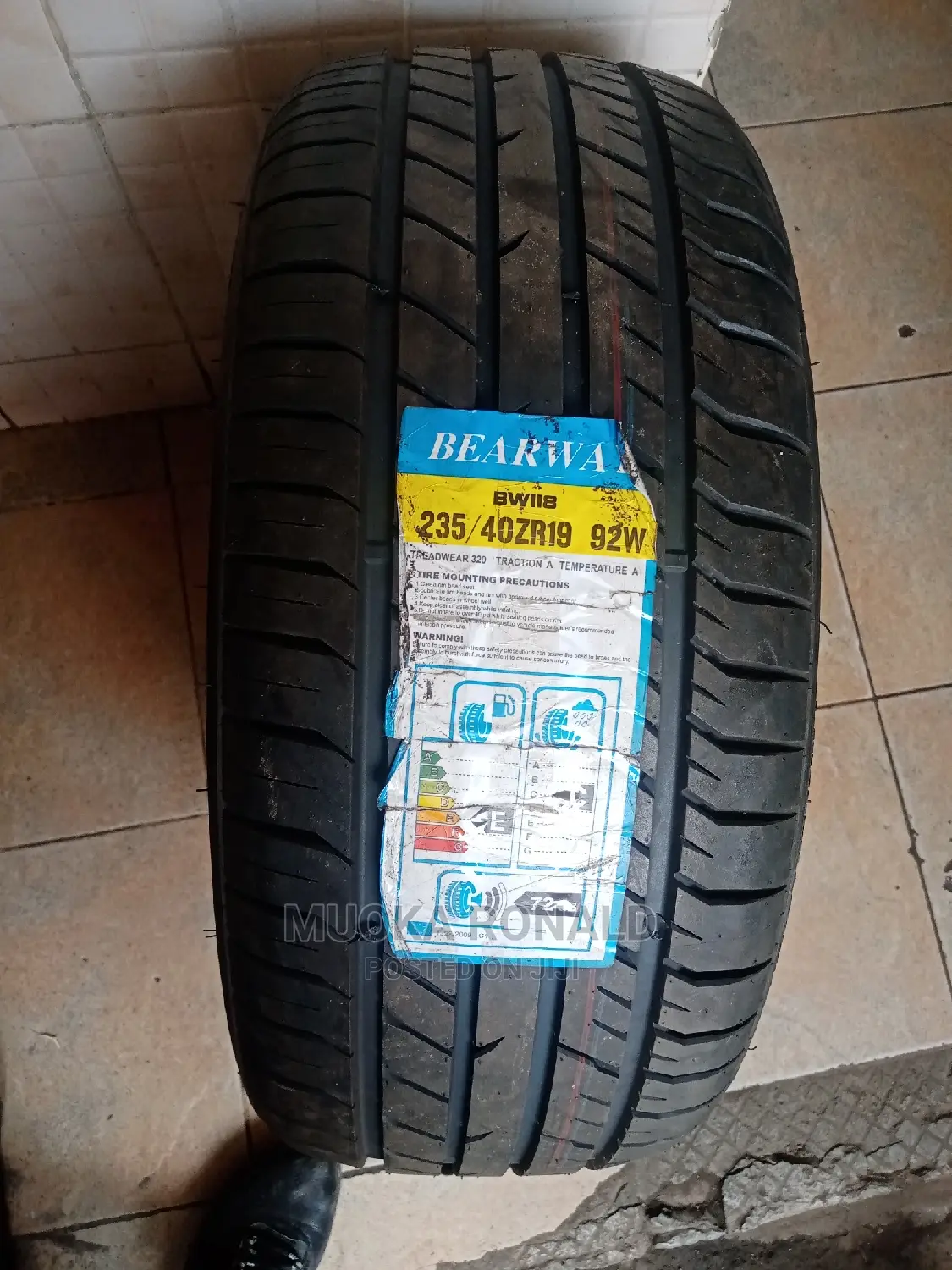 235/40r19 Bearway Tyre