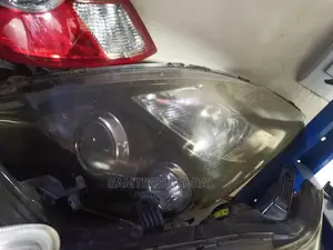 Toyota Isis Headlight
