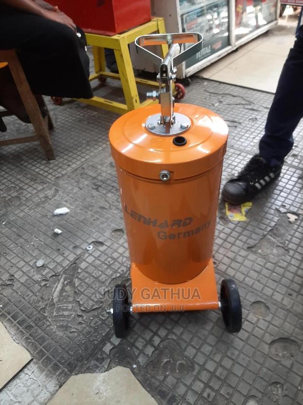 Grease Bucket - main view