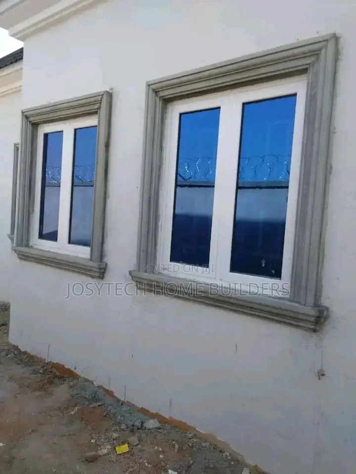 Moulding Designs and Plaster