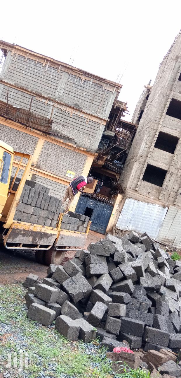 Grade 1 Machine Cut Stones - thumbnail 3