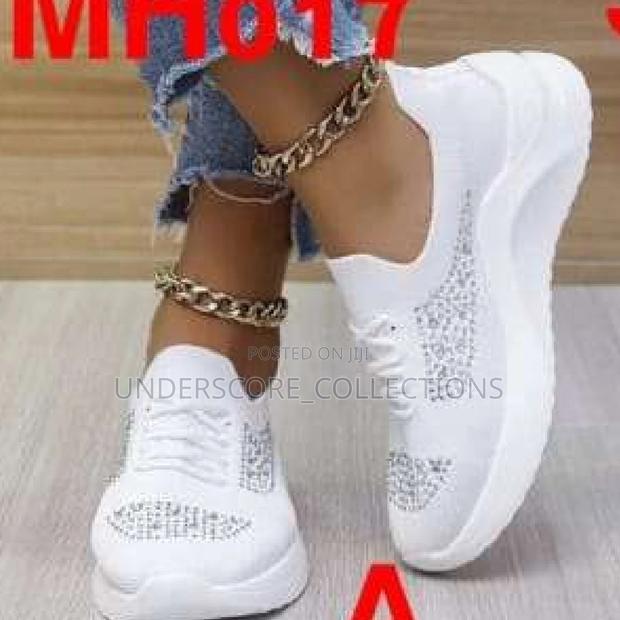Ladies Light Breathable Shoes