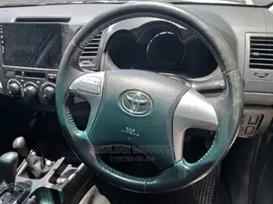 Toyota Hilux 2016 White