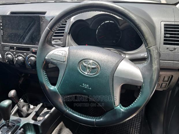 Toyota Hilux 2016 White - thumbnail 3