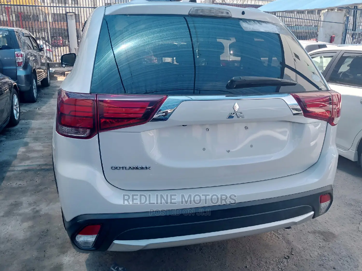 Mitsubishi Outlander SE FWD 2016 White