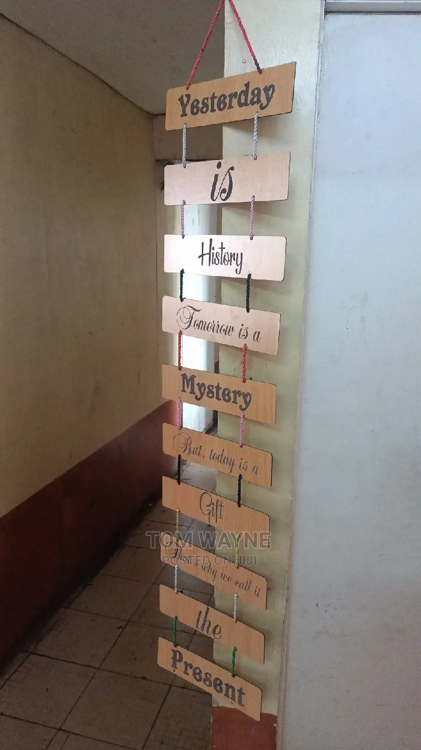 Sitting Room Wall Decorations With Different Messages