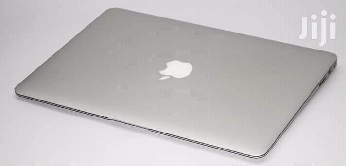 Laptop Apple MacBook Air 2GB Intel Core i5 SSD 128GB