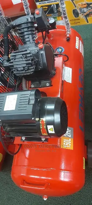 Air Compressor Machine 150 L Capacity Made of Cast Material